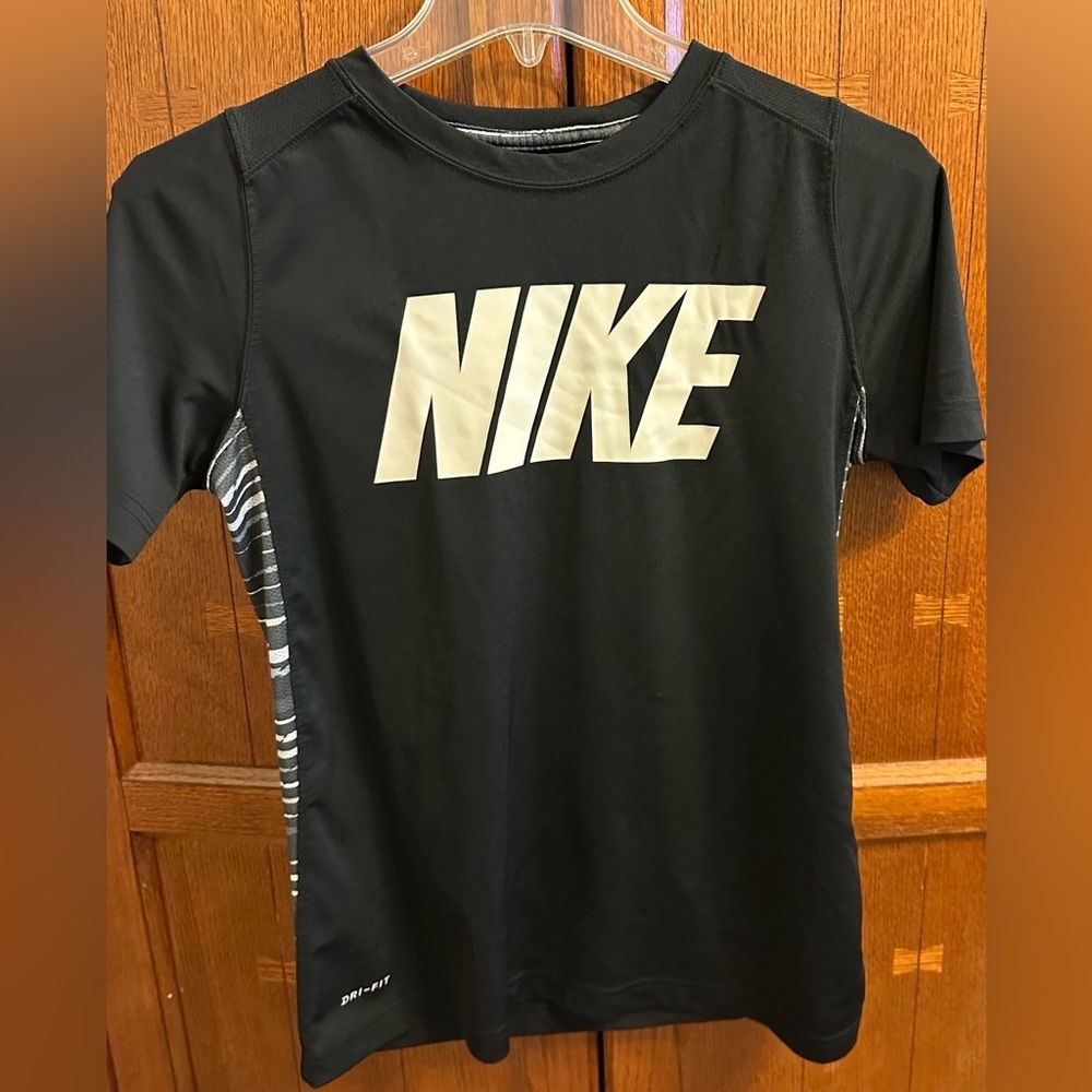 NIKE DRI-FIT Shirt Size Youth Large​​